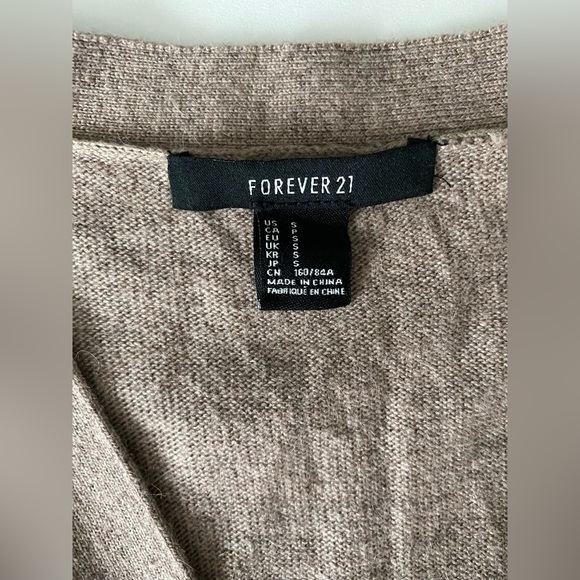 Forever 21 Women’s Cardigan Sweater - Picture 10 of 11